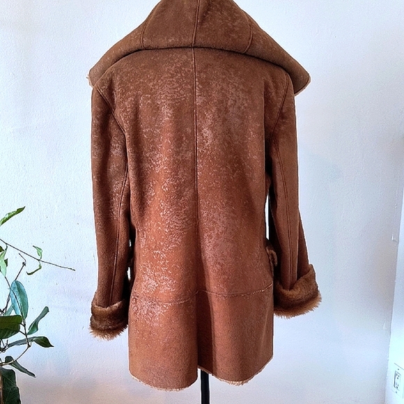 T & I Brown Faux Fur Trimmed Women's Coat. Size Small - Picture 6 of 9